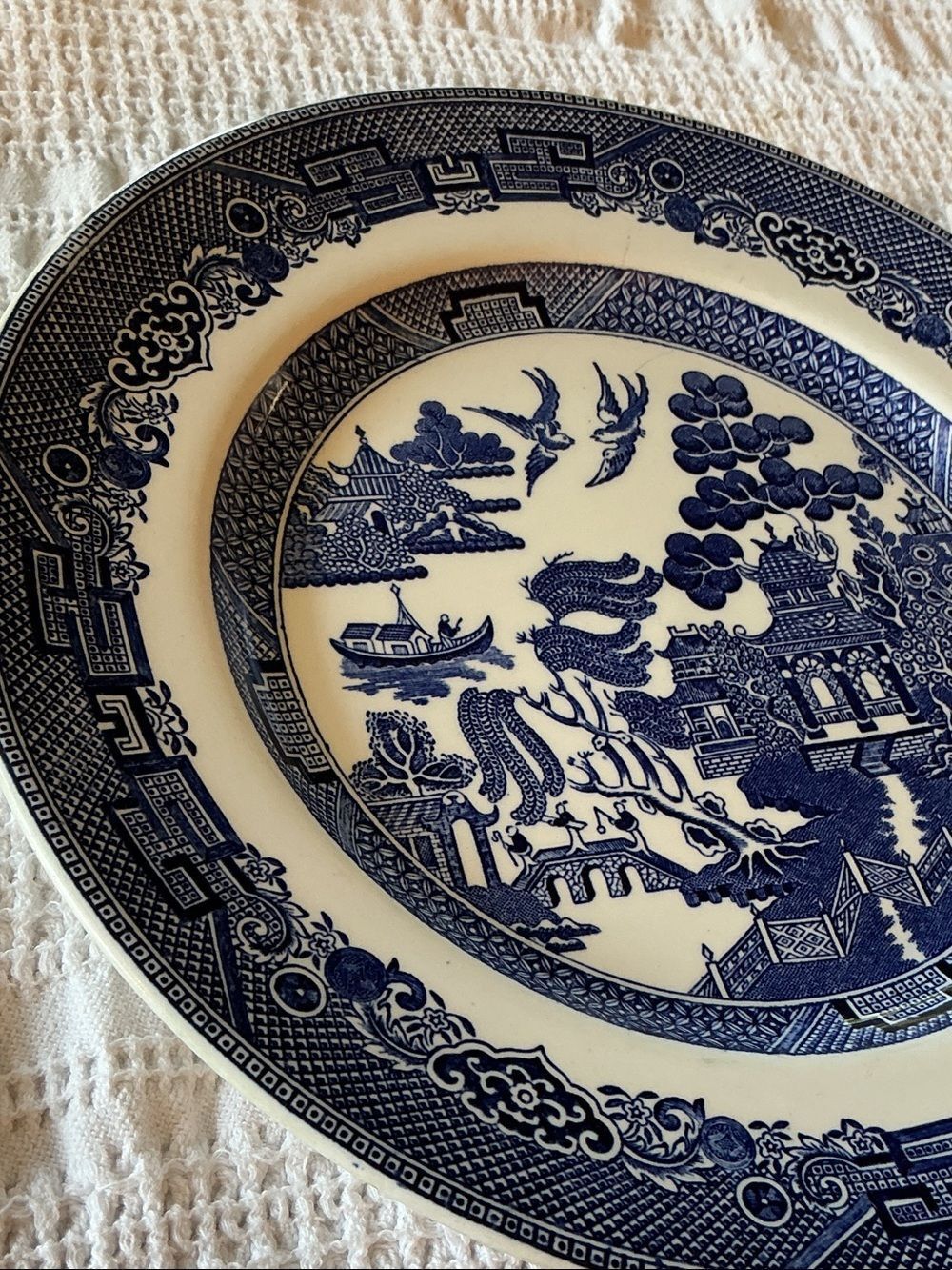 Blue and White Willow-Pattern Dinner Plate by Johnson Brothers Classic Porcelain - Picture 3 of 10